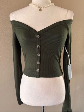 Iris Basic Olive Green Off-Shoulder Ribbed Crop Top